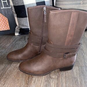 Chaps size 7 ladies brown boots new in box